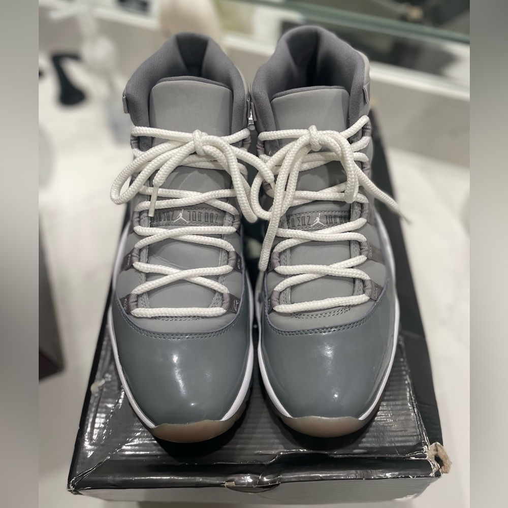 Jordan 11 cool grey size9.5